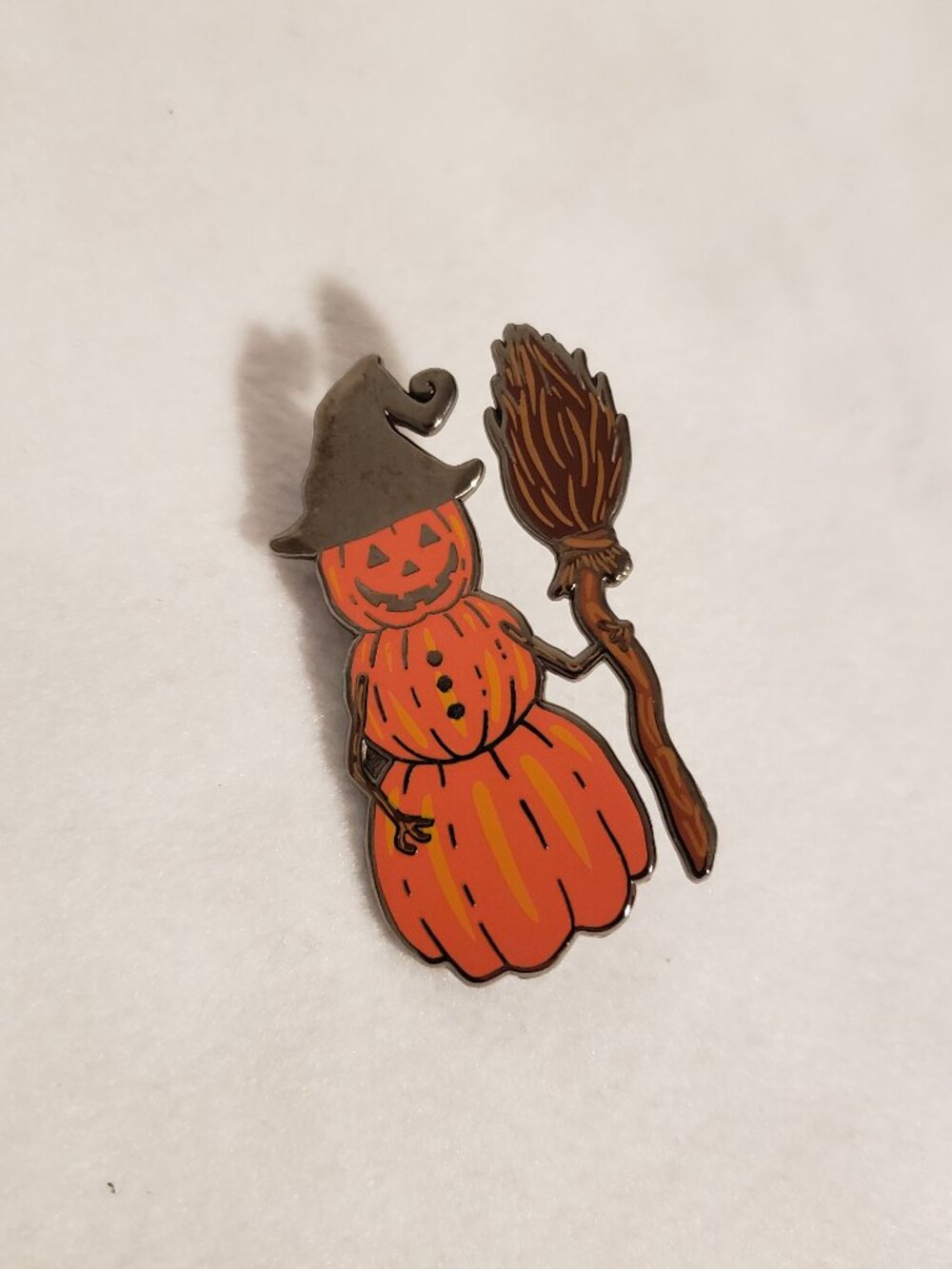halloween pumpkin witch metal pin